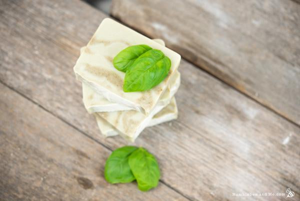 Make your own soap with Click & Grow basil #DIY